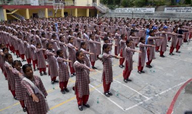 मानवी ने छात्राओं को नशा न करने की शपथ दिलाई...... गर्ल्स स्कूल सुल्तानपुर में कन्याओं को किया जागरूक ......