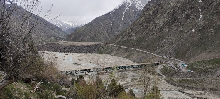 जिस्पा में हेलीपोर्ट का लिया जायजा....जिस्पा में आइस हॉकी रिंग के निर्माण के लिए डीपीआर बनाई जा रही है.....विधायक रवि ठाकुर