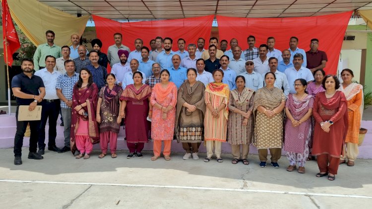 छात्रों को नशे से बचाने के लिए हर स्कूल में बनेंगे मेन्टर टीचर,,,,,,,, नशा मुक्त ऊना अभियान के तहत स्कूल प्रमुखों की कार्यशाला हरोली में आयोजित......