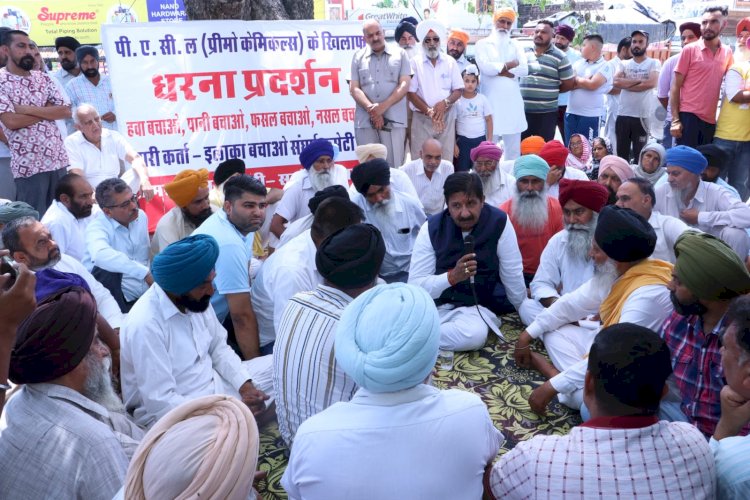 सरकार और राजनीतिक स्तर पर उठाया जाएगा सनोली-मजारा और आसपास के गांव का मामला......... उपमुख्यमंत्री ने सनोली में निजी कंपनी के खिलाफ धरना दे रहे लोगों से की मुलाकात......