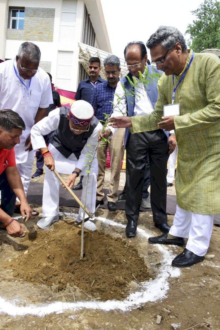 संरक्षित एवं संतुलित विकास पर बल दिया.... राज्यपाल ने उत्तर क्षेत्र पर्यावरण कार्यशाला का उद्घाटन किया....