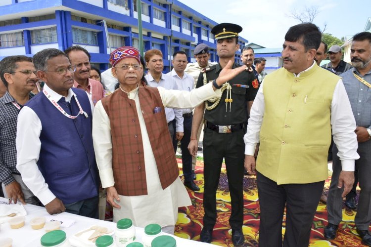 राज्यपाल ने .....किया कृषि विश्वविद्यालय के पशु चिकित्सा परिसर का दौरा......