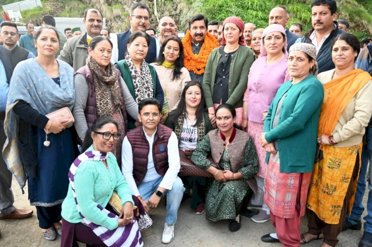 उप मुख्यमंत्री ने......... नारकंडा में सुनी जन समस्याएं, समयबद्ध तरीके से निपटारा करने के दिए निर्देश.......