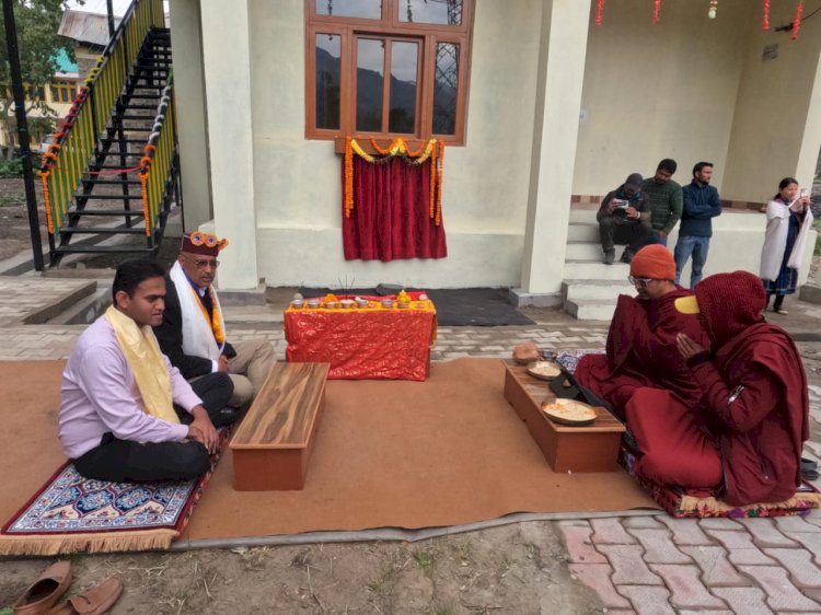 वन विभाग के गैंग हट और चौकीदार आवासीय भवन सिस्सू व जिस्पा का किया लोकार्पण....विधायक रवि ठाकुर ने.....