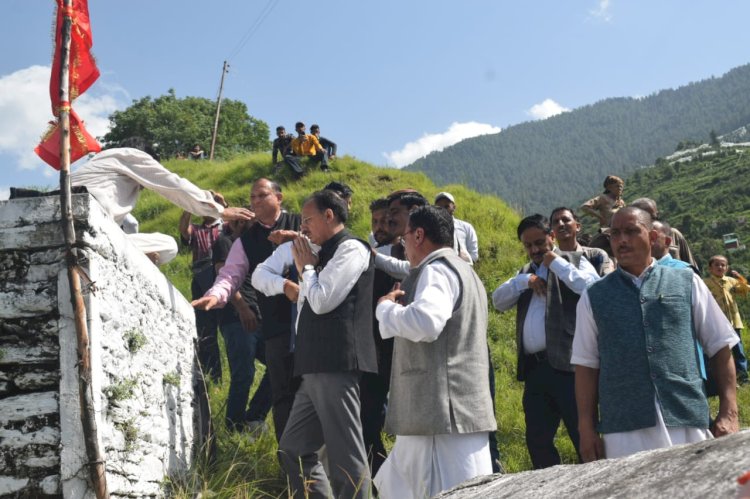 मेले और त्योहार हमारी सांस्कृतिक विरासत, इनका संरक्षण अनिवार्य-हर्षवर्धन चौहान...... उद्योग मंत्री ने कोटि टिम्बा मेले में बतौर मुख्य अतिथि भाग लिया.......