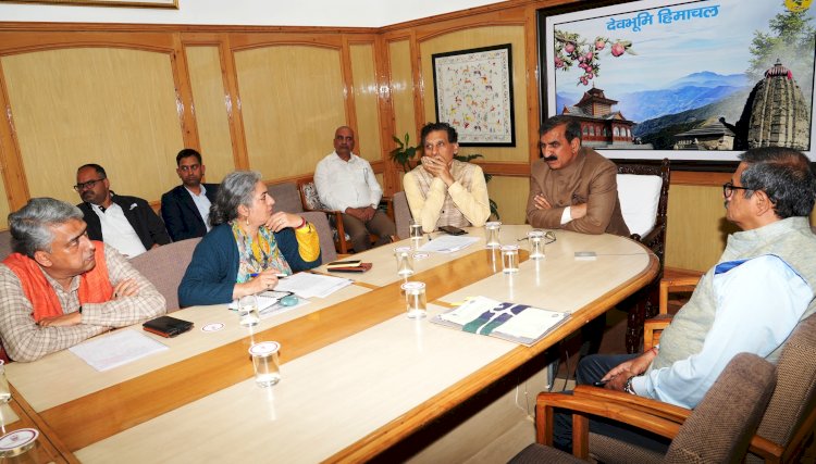 मुख्यमंत्री ने ..............उपायुक्तों और पुलिस अधीक्षकों के साथ वर्चुअल बैठक की........