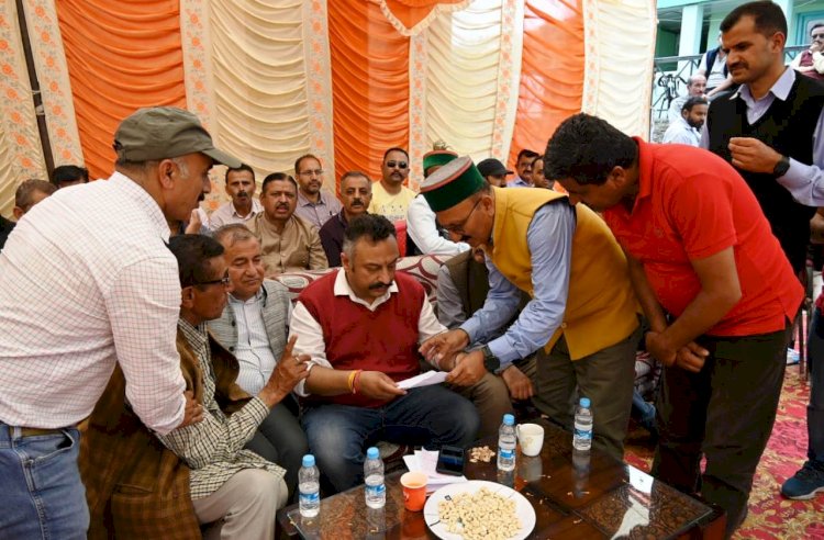 जुब्बल कोटखाई में सड़कों के सुधारीकरण पर खर्च होंगे 300 करोड़ : शिक्षा मंत्री