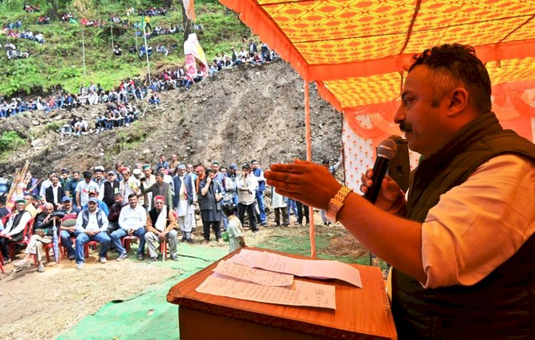 हमारी समृद्ध संस्कृति को..... आगे ले जाने में अहम भूमिका अदा करते हैं........... मेले एवं त्यौहार....... दुर्गम क्षेत्रों में सड़कों के बिना विकास की कल्पना नामुमकिन - शिक्षा मंत्री....