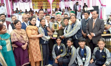 खेलों के माध्यम से ही बच्चों का समग्र विकास संभव : शिक्षा मंत्री..... शिक्षा मंत्री ने अंडर-14 जुब्बल खंड स्तरीय खेलकूद प्रतियोगिता के समापन समारोह में की शिरकत.....