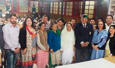 स्वास्थ्य मंत्री ने सांसद के साथ ढली स्थित विशेष योग्यता वाले बच्चों के संस्थान का किया दौरा..... स्वर्गीय राजा वीरभद्र सिंह को उनकी पुण्यतिथि पर याद  किया।......