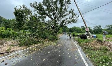चक्की पुल यातायात के लिए बंद, कालीनाथ कालेश्वर मंदिर करवाया खाली.......   आंगनबाड़ी केंद्र, सभी शैक्षणिक संस्थानों सोमवार को रहेगा अवकाश......