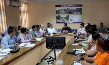 मनरेगा में मरम्मत कार्यों और पौधारोपण को दें प्राथमिकता.......  हेमराज बैरवा