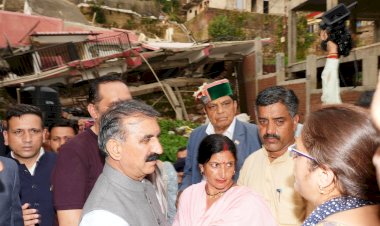 मुख्यमंत्री ने सोलन के शामती में लिया आपदा प्रभावित क्षेत्र का जायज़ा....   शामती क्षेत्र में भारी बारिश के कारण 30 घर पूरी तरह से नष्ट हो गए, जबकि 50 अन्य घरों को आंशिक क्षति हुई......