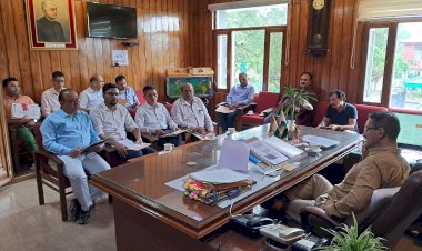 जल भंडारण टैंकों की मौजूदा स्थिति की शीघ्र रिपोर्ट करें अधिकारी-सुमित खिमटा... फायर सेफ्टी उपायों को लेकर बैठक आयोजित...