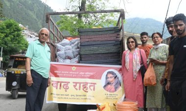 बाढ़ पीड़ितों की सहायता अन्नपूर्णा चेरिटेबल सोसाइटी के माध्यम से