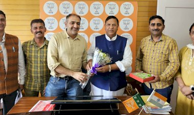 भाजपा प्रदेश अध्यक्ष डॉ राजीव बिंदल का धन्यवाद करते हुए