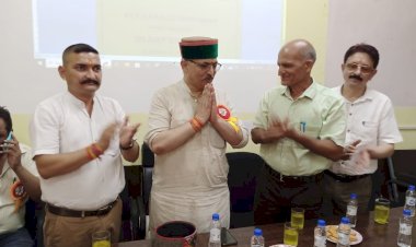 नाहन संस्कृत कालेज की प्रदेश में अपनी अलग पहचान-अजय सोलंकी... अजय सोलंकी ने संस्कृत महाविद्यालय नाहन की वैबसाईट का किया शुभारम्भ.....