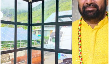 ऊना  के प्रसिद्ध उद्योगपति  महिन्दर शर्मा द्वारा  केदारनाथ मन्दिर  के लिए  ग्लास  हाउस दान किया......