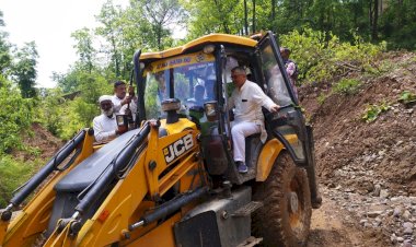 मात्तर-भेड़ों  सड़क  को शीघ्र बहाल  करे लोक निर्माण विभाग -अजय  सोलंकी