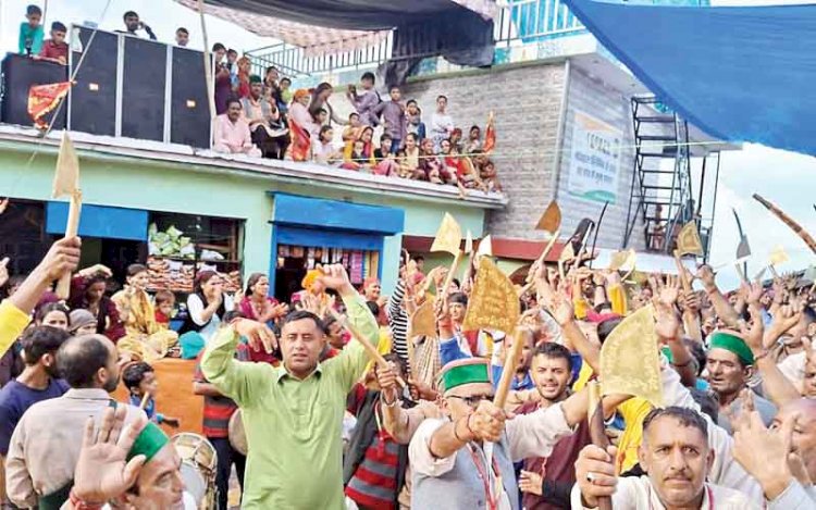 शाठी-पाशी का भव्य मिलन समारोह , टटियाना में हजारों लोग बने साक्षी