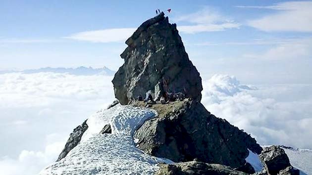 श्रीखंड महादेव यात्रा  9 व 10 जुलाई 2023 को दो  दिन के लिए स्थगित........