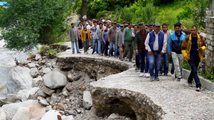 जिला के भाबा घाटी में बारिश से लोगों को हुए नुकसान की भरपाई हेतु किए जा रहे हर संभव प्रयास - भाबा घाटी का किया दौरा जगत सिंह नेगी.....