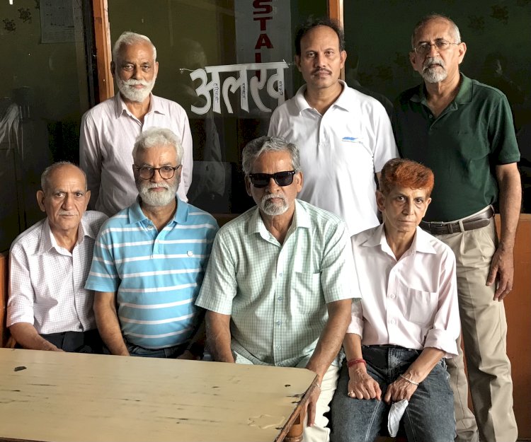 ऐतिहासिक रानीताल बाग़ का नही हो रहा है सही रखरखाव पड़ी अनुपयोगी सामग्री.....अलख संस्था ने ईओ को सौंपा ज्ञापन...