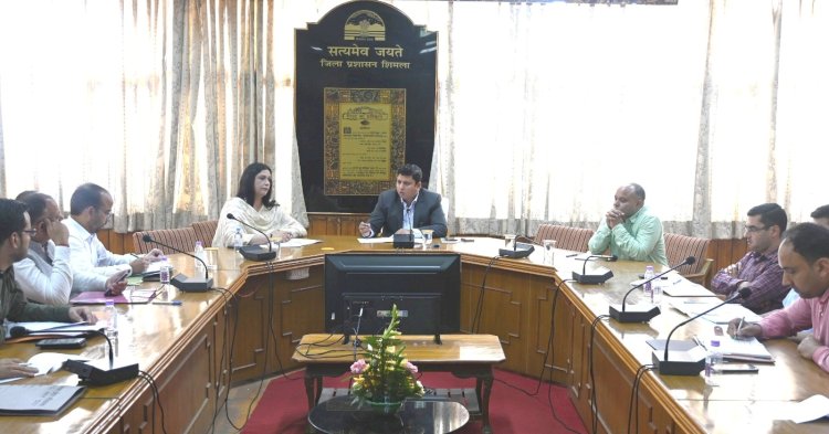 सेब सीजन के दृष्टिगत वैकल्पिक मार्गों को चिन्हित कर उनका सुधारीकरण करें सुनिश्चित..... उपायुक्त ने की जिला में भारी बारिश से हुए नुकसान की समीक्षा...