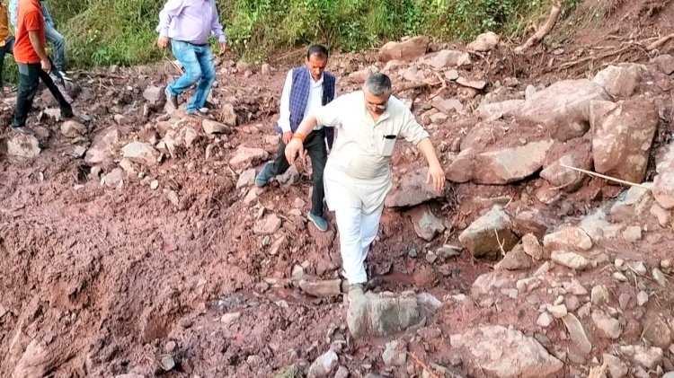 आपदा की इस घड़ी में हम नाहन क्षेत्र की जनता के साथ दिन-रात खड़े हैं-अजय सोलंकी