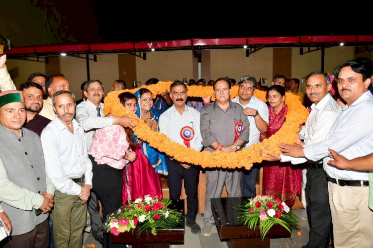 राजकीय आयुर्विज्ञान महाविद्यालय चम्बा के निर्माण कार्य में तेजी लाने के लिए 160 करोड़ रुपये जारी.......चुवाड़ी-चम्बा सुरंग की संभावनाएं तलाशने के लिए सर्वेक्षण करवायेगी प्रदेश सरकार.. मुख्यमंत्री
