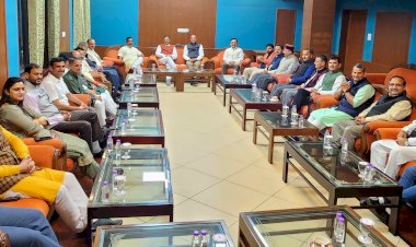 भाजपा विधायक दल ने जयराम, बिंदल को सभी विधायकों ने बारिश के नुकसान का दिया ब्यौरा......