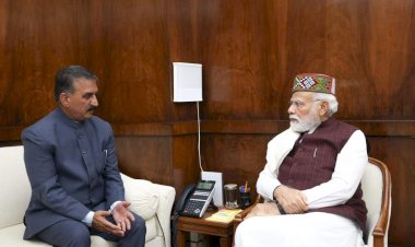 मुख्यमंत्री ने नई दिल्ली में प्रधानमंत्री से भेंट की.....  केंद्र सरकार से त्वरित वित्तीय सहायता प्रदान करने का आग्रह किया.....