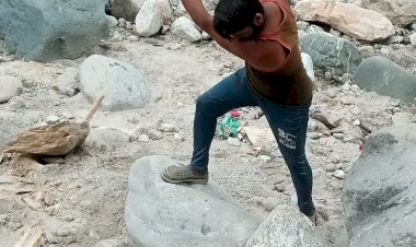 गांवो को जोड़ने के लिए शीघ्र ही झूला रोपवे का निर्माण करके उन्हें फौरी तौर पर मुख्य सड़क के साथ जोड़ने का कार्य आरम्भ.......