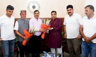 सोलन मीनस रोड, चैला नेरीपुल कुम्हारहट्टी रोड और सराहां- चंडीगढ़ सड़क को लेकर .......सुरेश कश्यप ने उठाई आवाज........ केंद्र मंत्री नितिन गडकरी से मिले