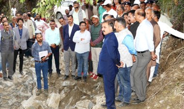 मुख्यमंत्री ने कोटखाई में भारी बारिश से हुए नुकसान का जायजा लिया.... जुब्बल-कोटखाई क्षेत्र में सड़कों को खोलने के लिए 4 करोड़ रुपये जारी......