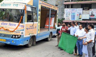 एचपीकेवीएन की योजनाओं का प्रचार करेगा कौशल रथ, एडीसी ने दिखाई हरी झंडी........