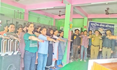 नेहरू युवा केंद्र नाहन ने  महाविद्यालय पझौता में  मेरी  देश कार्यक्रम का आयोजन किया ...