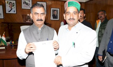 सीएम आपदा राहत कोष के लिए खुलकर आगे आएं: पठानिया....  शाहपुर विस क्षेत्र की ओर से चार लाख 36 हजार का चेक सीएम को किया भेंट....