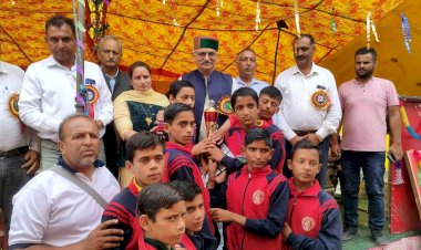 डा. परमार के स्कूल में आना मेरा सौभाग्य - अजय सोलंकी....