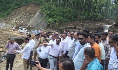 आपदा की इस घड़ी में लोगों को राहत पहुँचाना सरकार की प्राथमिकता -हर्षवर्धन चौहान पांवटा व शिलाई विधानसभा क्षेत्रों में बाढ़ प्रभावित क्षेत्रों का किया दौरा.....राहत पहुँचाना सरकार की प्राथमिकता -हर्षवर्धन चौहान पांवटा व शिलाई विधानसभा क्षेत्रों में बाढ़ प्रभावित क्षेत्रों का किया दौरा.....