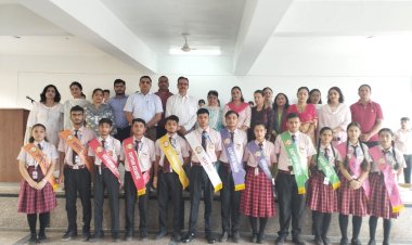 करियर अकादमी में अलंकरण समारोह की धूम.....  अक्षत और रुचिका चुने गए हेड बॉय और हेड गर्ल.......