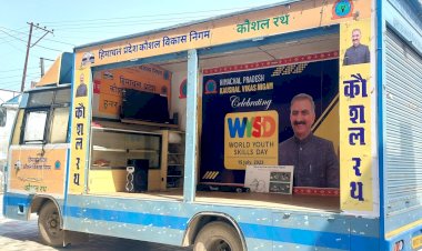 उपायुक्त ने कौशल विकास रथ को हरी झंडी दिखाकर किया रवाना.... कौशल रथ निगम की विभिन्न योजनाओं बारे करेगा जागरूक.....