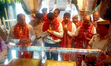 उपायुक्त ने माता श्री चिंतपूर्णी में शीश नवाया......... मेलावधि में उचित व्यवस्था प्रबंधन बनाए रखने के दिए निर्देश.......