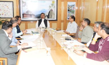 इमारती लकड़ी तस्करी पर रोक के दृष्टिगत वन व पुलिस सीमा चौकियां होंगी एकीकृतः मुख्यमंत्री