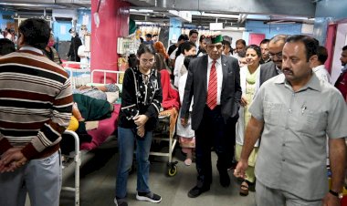 दीन दयाल उपाध्याय अस्पताल शिमला में स्वास्थ्य व्यवस्था का जायजा लिया.......  हिमकेयर और आयुष्मान भारत की पूर्ण सुविधा, लोगों को मिल रहा तुरंत लाभ - स्वास्थ्य मंत्री
