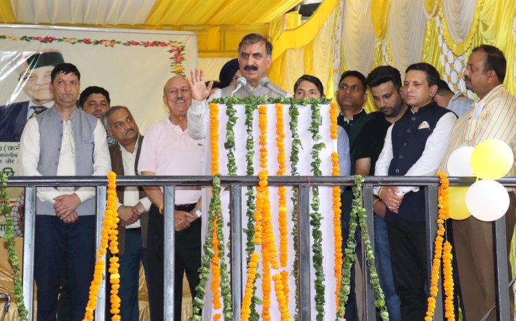 28.38 करोड़ रुपये की लागत से निर्मित सेब एवं फल मण्डी सोलन तथा टर्मिनल मण्डी परवाणु का विधिवत लोकार्पण किया...... फल उत्पादन बढ़ाने के दृष्टिगत प्रदेश में विकसित होंगे फल केन्द्रः मुख्यमंत्री