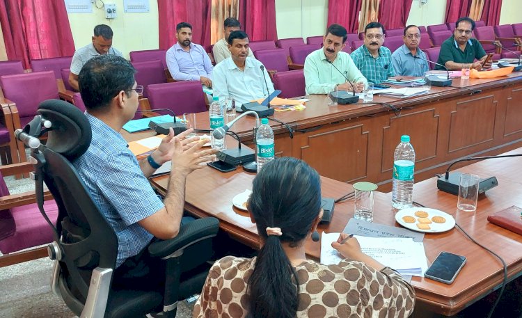 विकास कार्यों में तीव्रता लाएं तथा निर्धारित अवधि में पूरा करें अधिकारी,,,,, पूर्ण किए जा चुके कार्यों के यूसी को एमआईएस पोर्टल पर अपडेट करना करें सुनिश्चित - राघव शर्मा,,,,