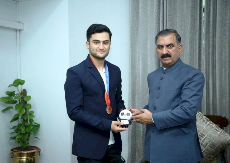 मुख्यमंत्री ने सूर्य प्रताप सिंह बांश्टू को कांस्य पदक जीतने पर बधाई दी.......