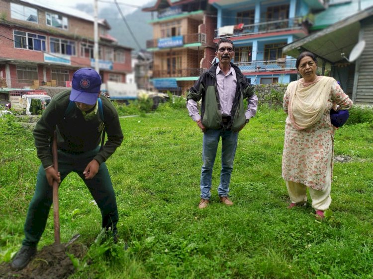 कुल्लू-मनाली के शिक्षण संस्थान बनाए जाएंगे हरे-भरे:किशन लाल.... प्रेस क्लब कुल्लू व एनएसएस के संयुक्त तत्वावधान में पौधरोपण कार्यक्रम.....