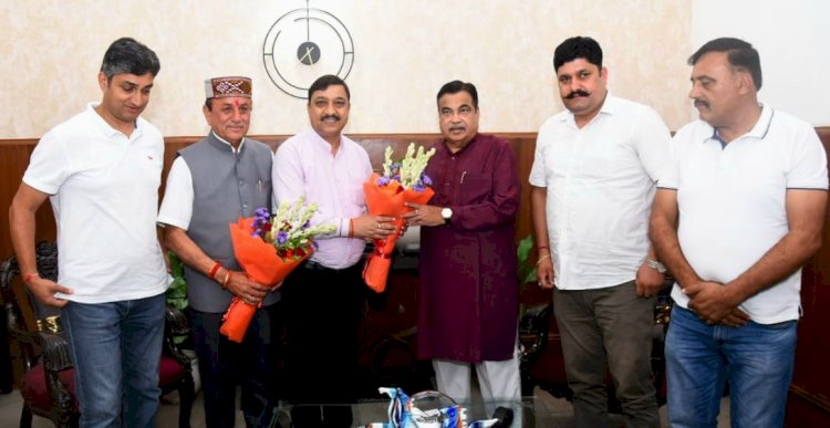 सोलन मीनस रोड, चैला नेरीपुल कुम्हारहट्टी रोड और सराहां- चंडीगढ़ सड़क को लेकर .......सुरेश कश्यप ने उठाई आवाज........ केंद्र मंत्री नितिन गडकरी से मिले